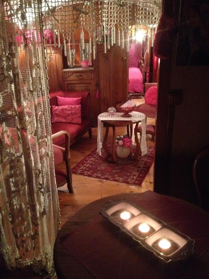 Bed and Breakfast Roulottes Du Rouard Camiers Zewnętrze zdjęcie