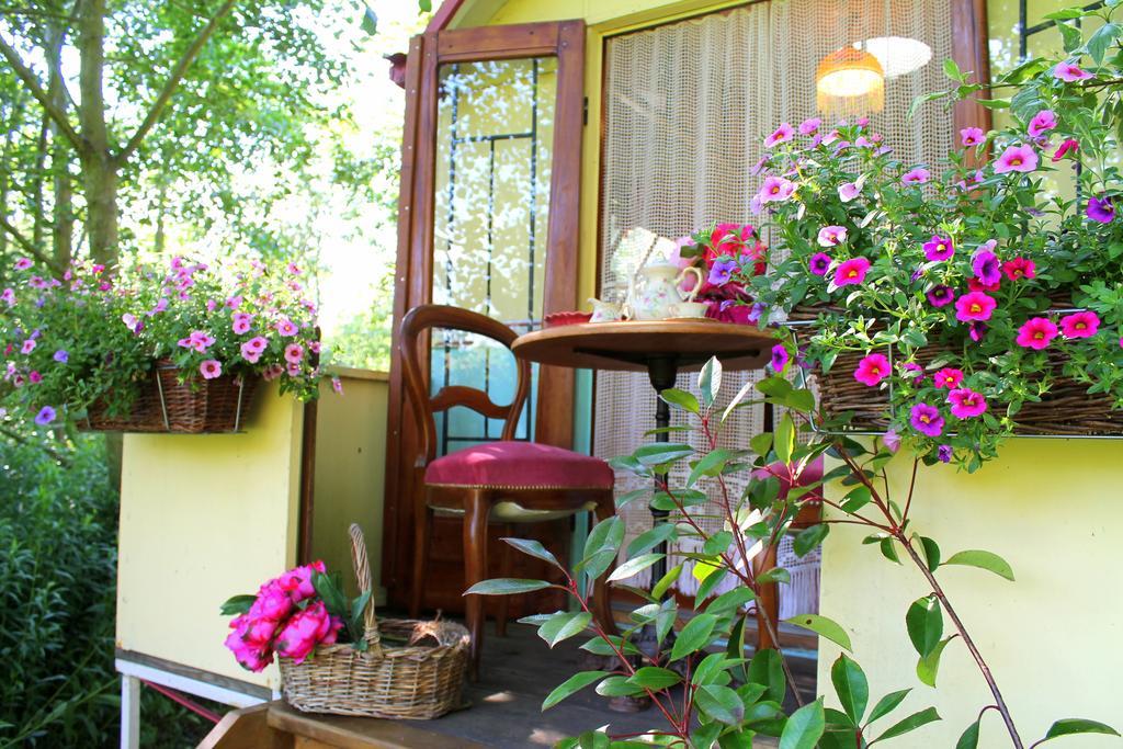 Bed and Breakfast Roulottes Du Rouard Camiers Zewnętrze zdjęcie