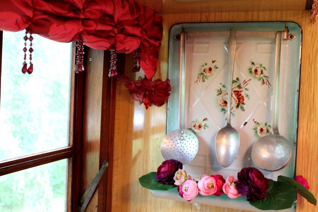 Bed and Breakfast Roulottes Du Rouard Camiers Pokój zdjęcie