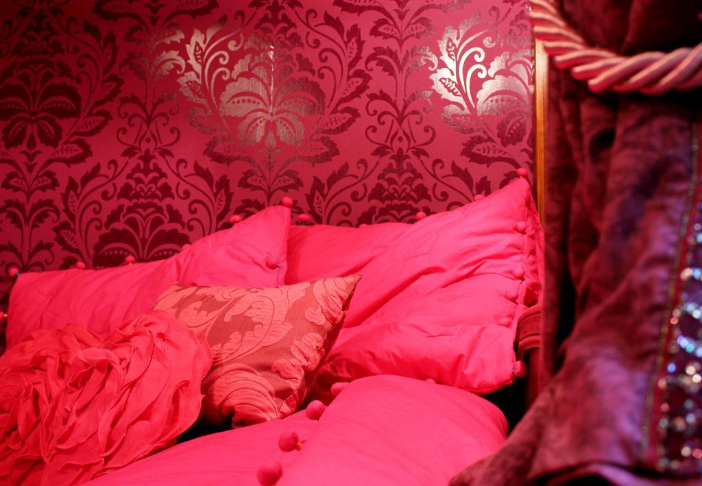 Bed and Breakfast Roulottes Du Rouard Camiers Pokój zdjęcie