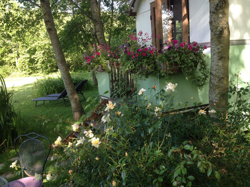 Bed and Breakfast Roulottes Du Rouard Camiers Zewnętrze zdjęcie