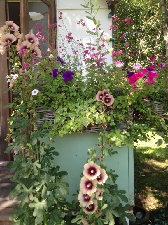 Bed and Breakfast Roulottes Du Rouard Camiers Zewnętrze zdjęcie